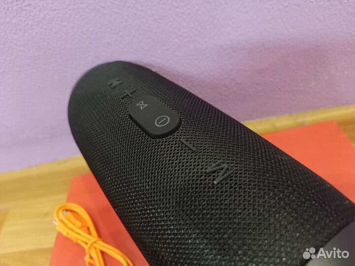 Портативная колонка чёрная новая charge 3