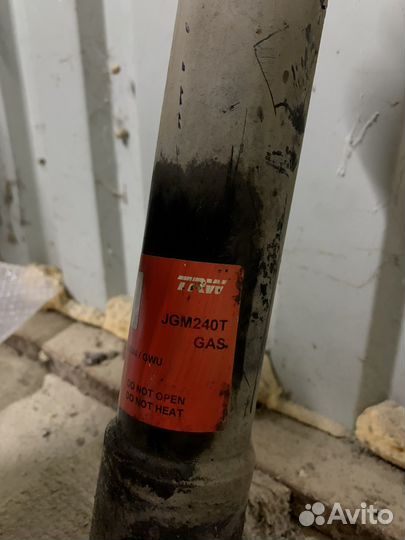 Стойки передние bmw e39