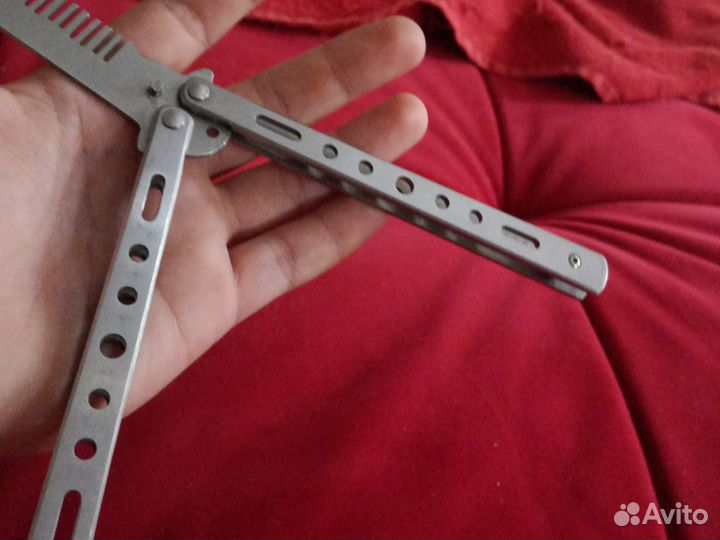 Нож бабочка расческа