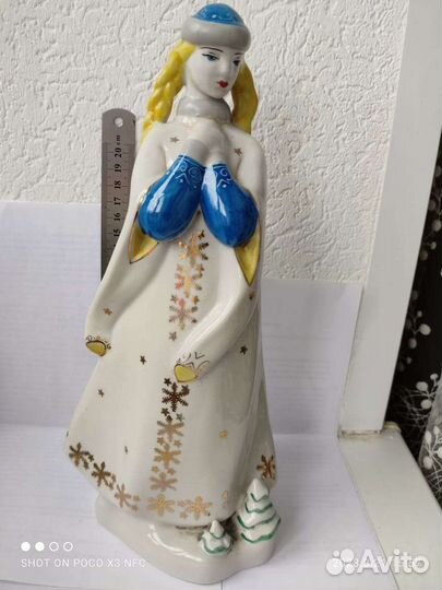 Фарфоровые статуэтки снегурочка