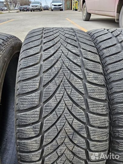 Goodyear UltraGrip Ice 2 225/45 R17 94T