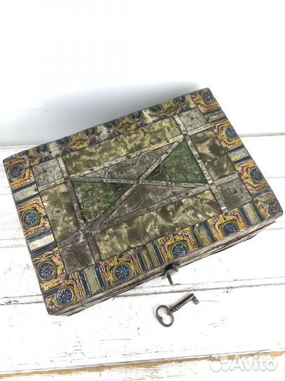 Старинный сундук для сбора казны 1769г