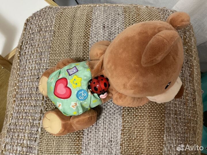 Учит ползать