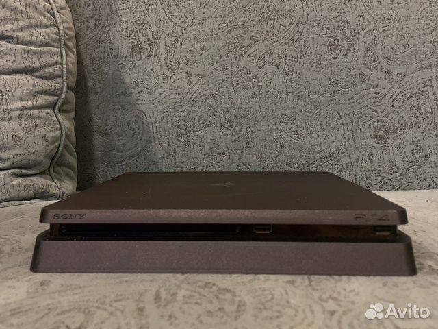 Playstation 4 slim + 3 игры