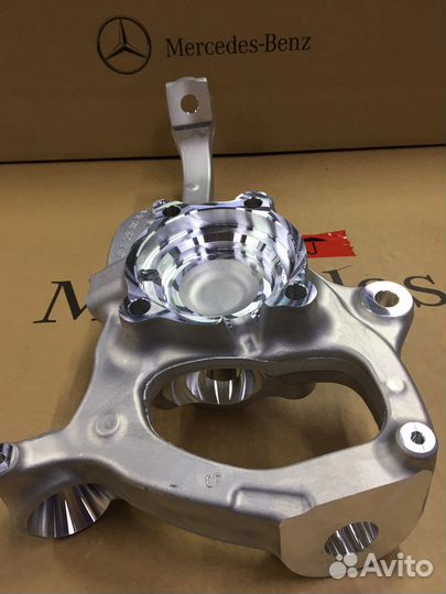 Поворотный кулак левый Mercedes W213