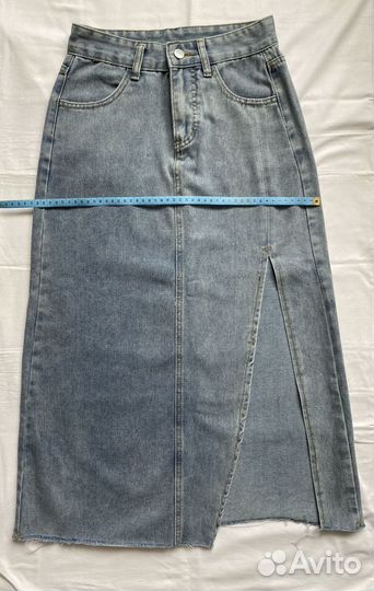 Джинсовая юбка миди с разрезом