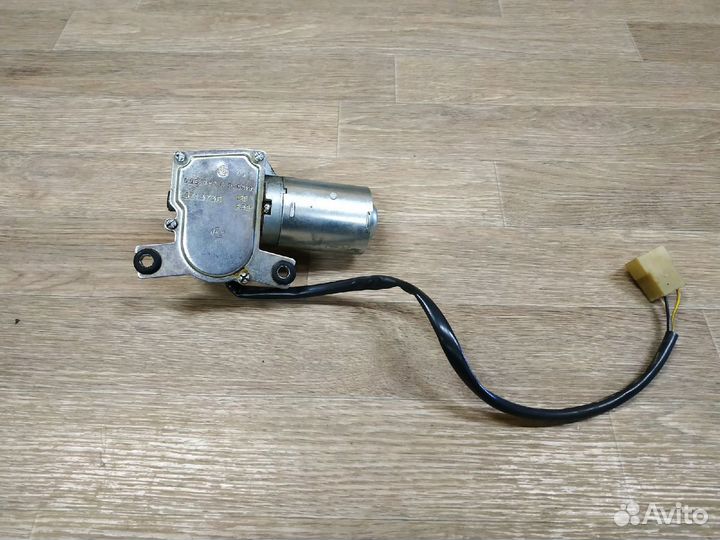 Мотор заднего стеклоочистителя ваз 2108-2115, Нива