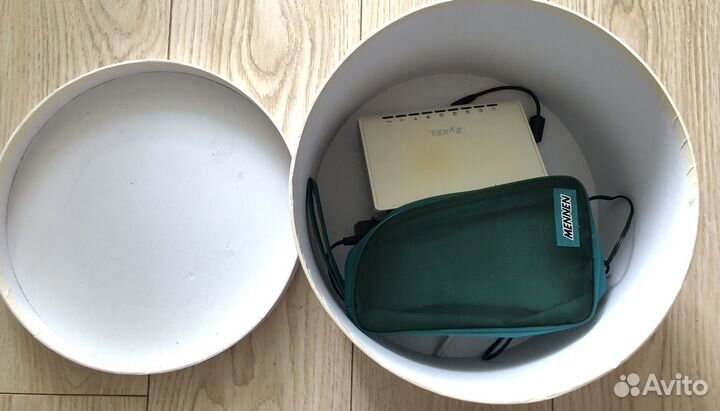 Подарочная картонная круглая коробка