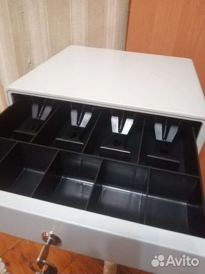 Ящик металлический с замком