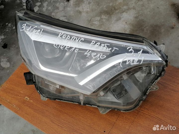 Фара правая Toyota RAV4 40 (2015-2019) LED дефекты