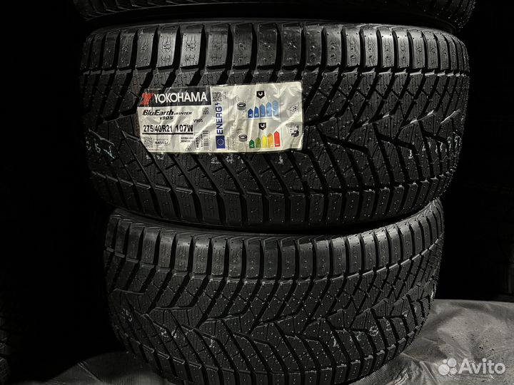 Yokohama BluEarth Winter V905 315/35 R21 и 275/40 R21 113W