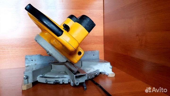 Торцовочная пила аренда
