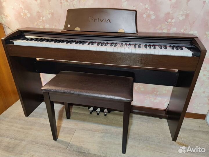 Цифровое пианино Casio Privia PX-735