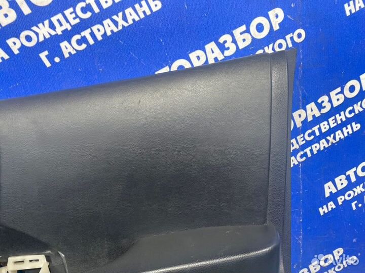 Передняя правая обшивка двери Nissan Murano Z50