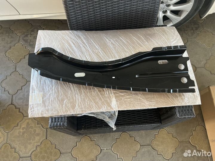 Усилитель крыла перед. левого Nissan Terrano 3