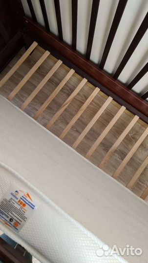 Детская кроватка с маятником Gandylyan