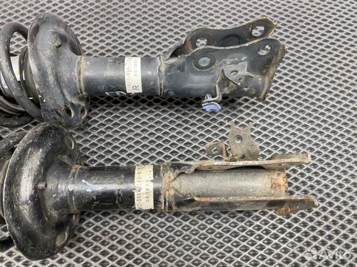 Стойки (амортизаторы) подвески передние Honda