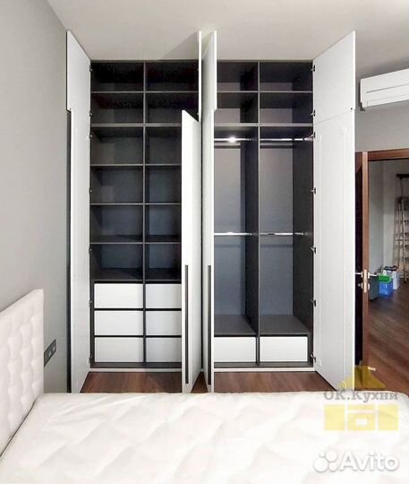 Шкаф с зеркалом