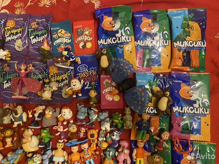 Большой набор игрушек из киндера и др