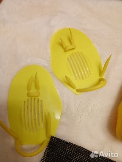 Ласты для боссейна и гребёнки