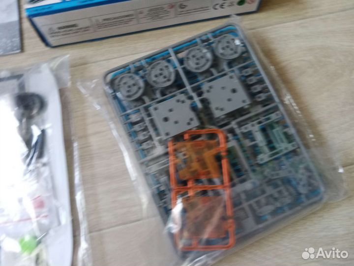 Конструктор робот на солн. батарее (новый)