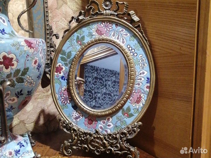 Вазы из бронзы и фарфора