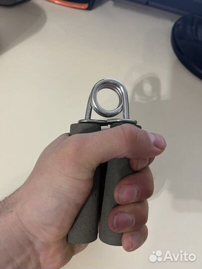 Эспандер кистевой пружинный