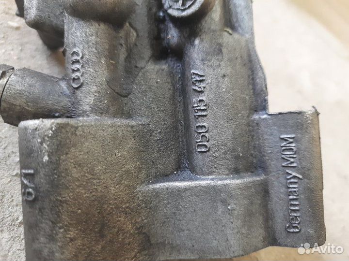 Кронштейн масляного фильтра Audi A6 C5 1997-2004