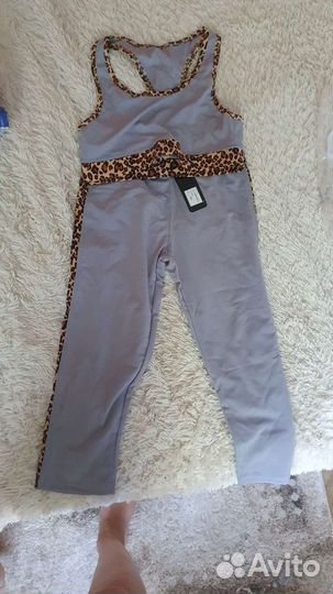 Спортивный костюм женский для занятия фитнесом