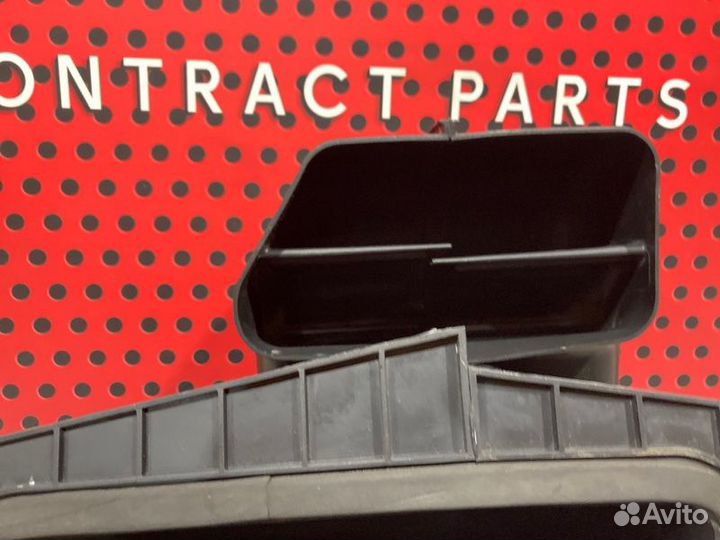 Воздухозаборник Jeep Grand Cherokee WK2 2016