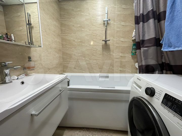 2-к. квартира, 67,2 м², 5/10 эт.