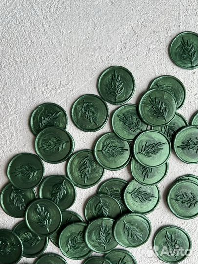 Сургучный оттиск готовый на двустороннем скотче