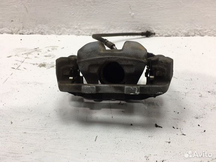 Суппорт задний левый Infinity Qx80 Z62 2015