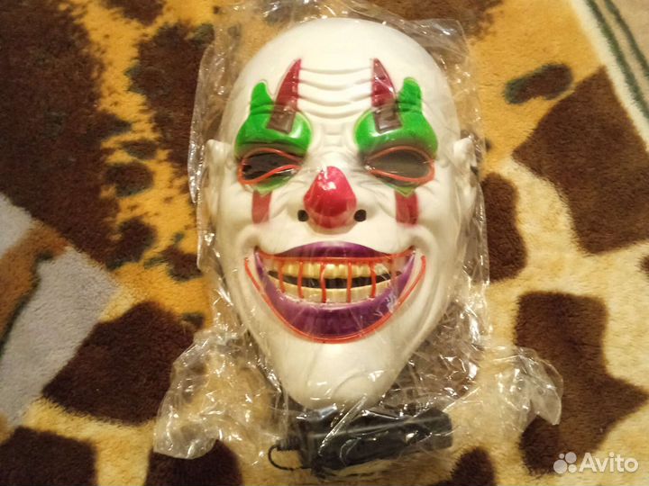 Светящаяся маска