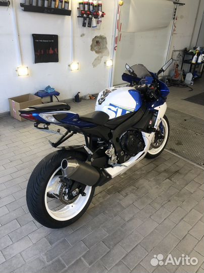 Suzuki gsxr 600 2011