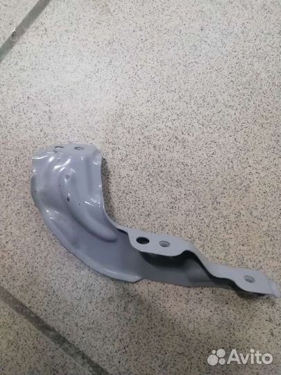 Кронштейн крыла переднего левого Kia Rio 3