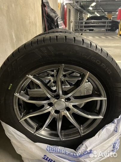 Nokian Tyres Hakka Black 2 SUV 235/60 R18