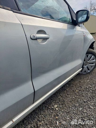 Дверь передняя правая volkswagen polo