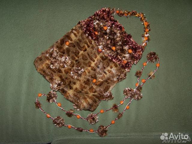 Украшения из жемчуга и бусин. Сумка из бусин. Елочная игрушка из жемчуга. Украшения из бусинок. Сумка из жемчуга zara.