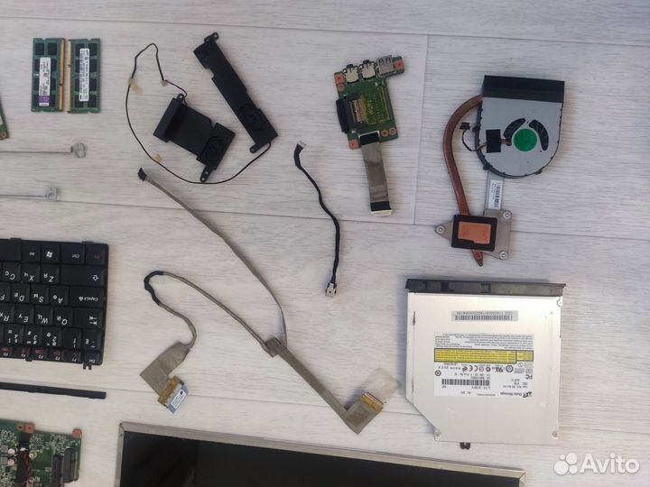 Ноутбук Lenovo b560 на запчасти