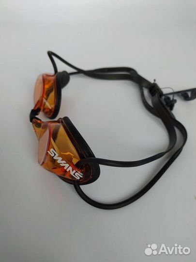 Новые очки для плавания Swans