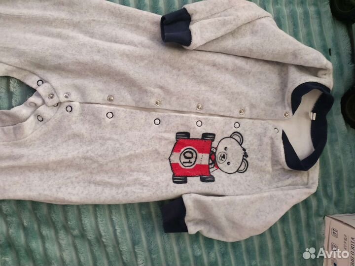 Комбинезон, ортопедическая подушка и другое