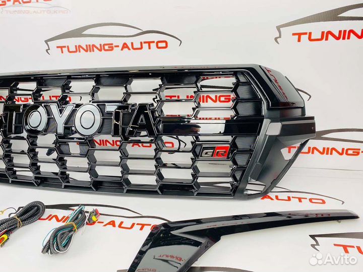 Решетка радиатора Toyota LC 200 LED H0413