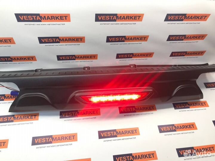 Накладка с противотуманным фонарем на Ларгус