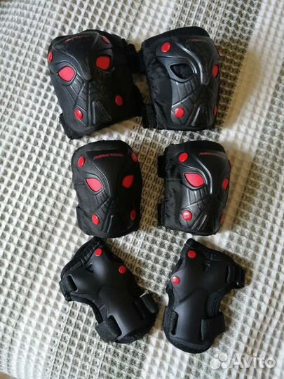 Защита детская из трех предметов Reaction