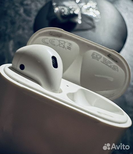 Apple Airpods 2019