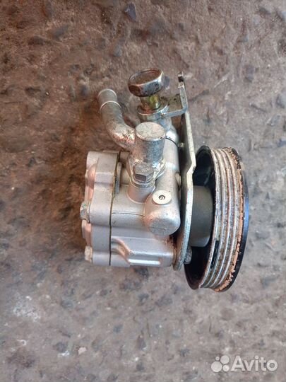 Насос гур Nissan Cefiro A33, Maxima VQ20