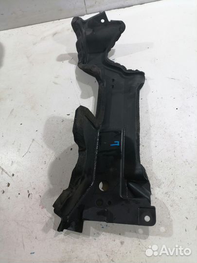 Дефлектор радиатора левый (Geely Coolray)