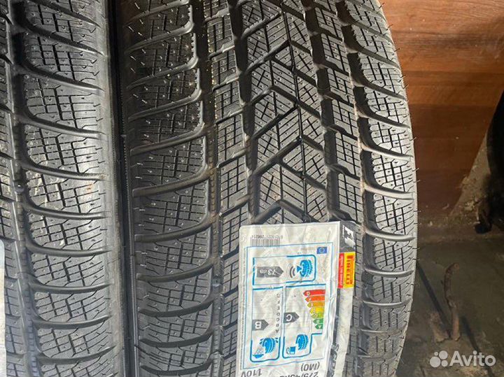 Pirelli Scorpion Winter 275/45 R21