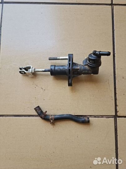 Главный цилиндр сцепления Kia Spectra